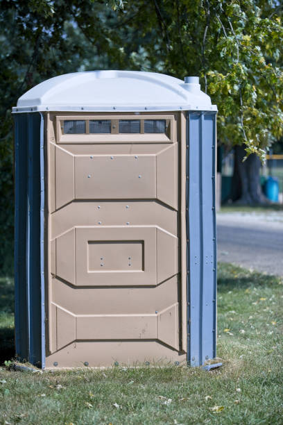 Porta potty delivery and setup in Bellemont, AZ